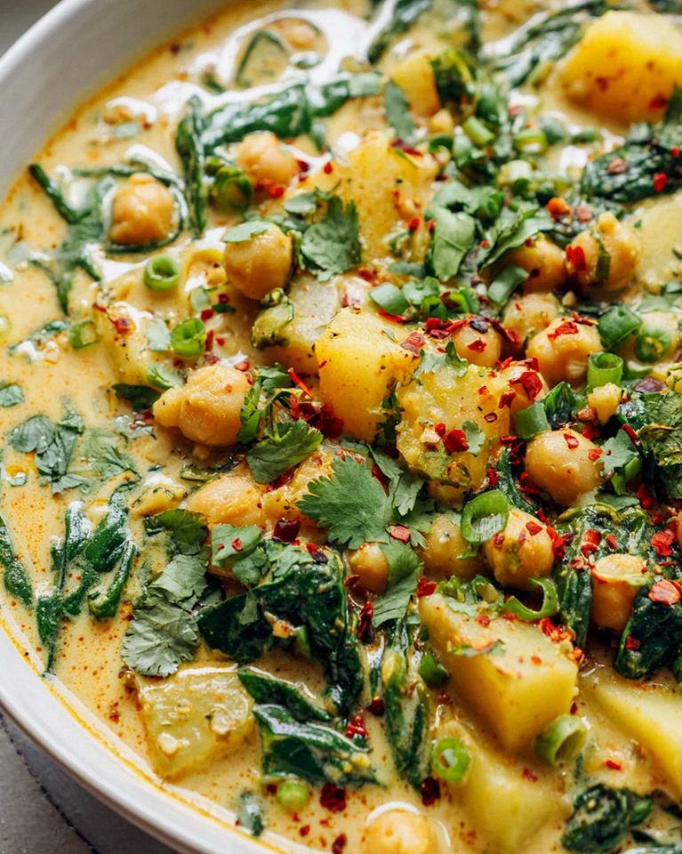 Cremiges Kichererbsen-Kartoffel-Curry: Einfacher Kokos-Eintopf – Schritt 1