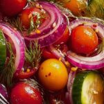Eingelegte Kirschtomaten, Rote Zwiebeln und Gurken