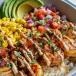 Gegrillte Garnelen Bowl: Avocado-Mais-Salsa, Cremige Sauce