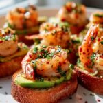 Knoblauchgarnelen-Crostini mit Avocado