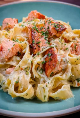 Pasta mit Lachs und Sahnesoße
