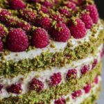 Pistazien-Himbeer-Torte mit Mascarpone-Creme