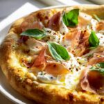 Rinderprosciutto-Honig-Burrata Pizza: Süß-salzig & Perfekt!